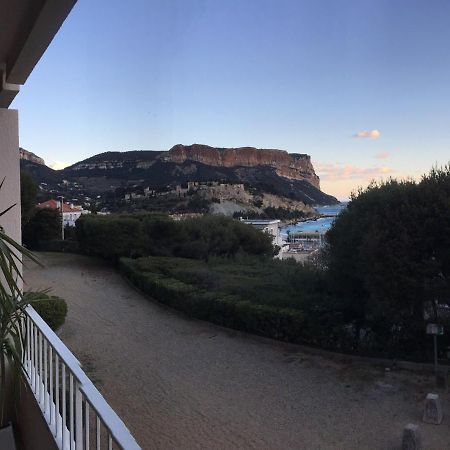 La Rade vue mer parking K6&you Cassis Extérieur photo